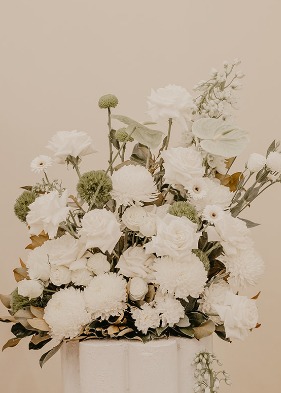 Large Ceremony Arrangement